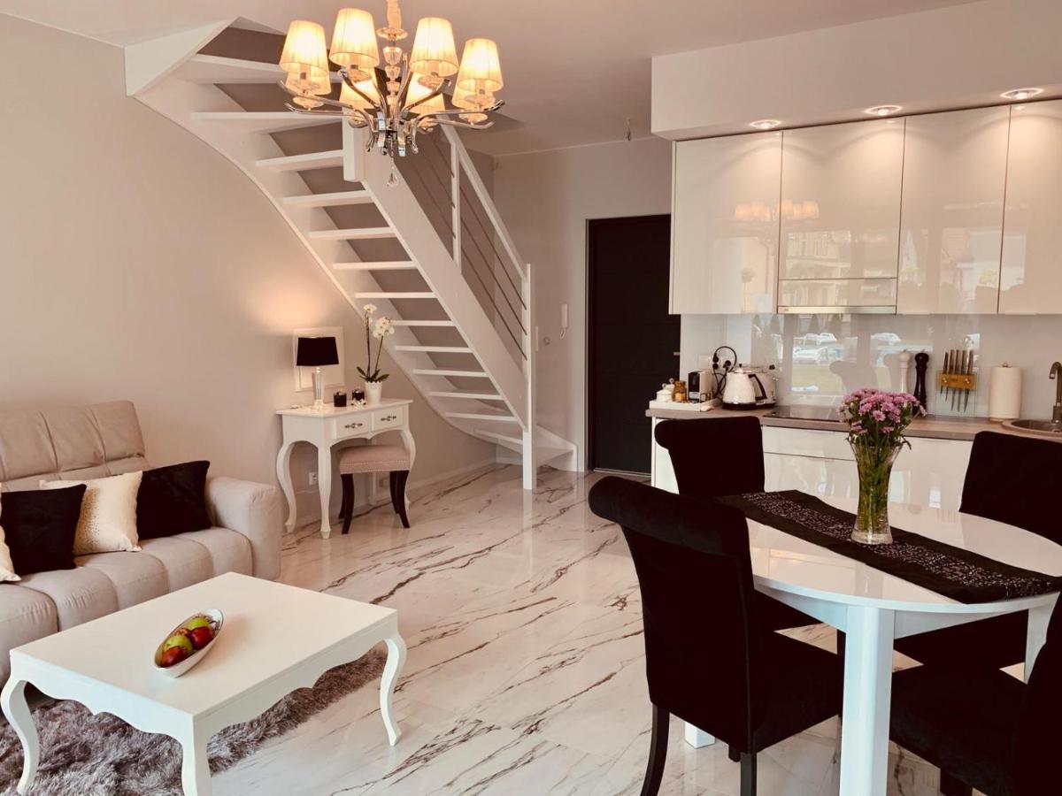 Leo Royal Apartament Pobierowo Luaran gambar