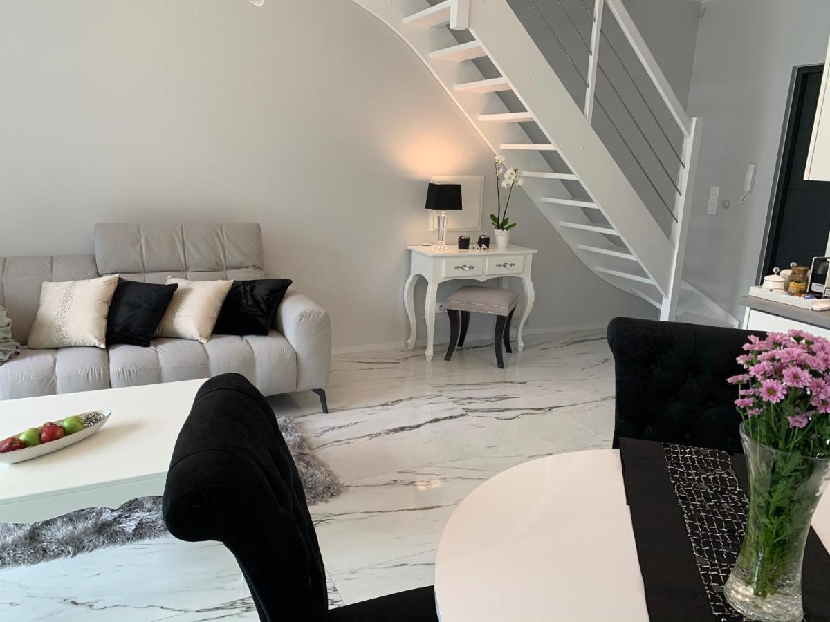 Leo Royal Apartament Pobierowo Luaran gambar