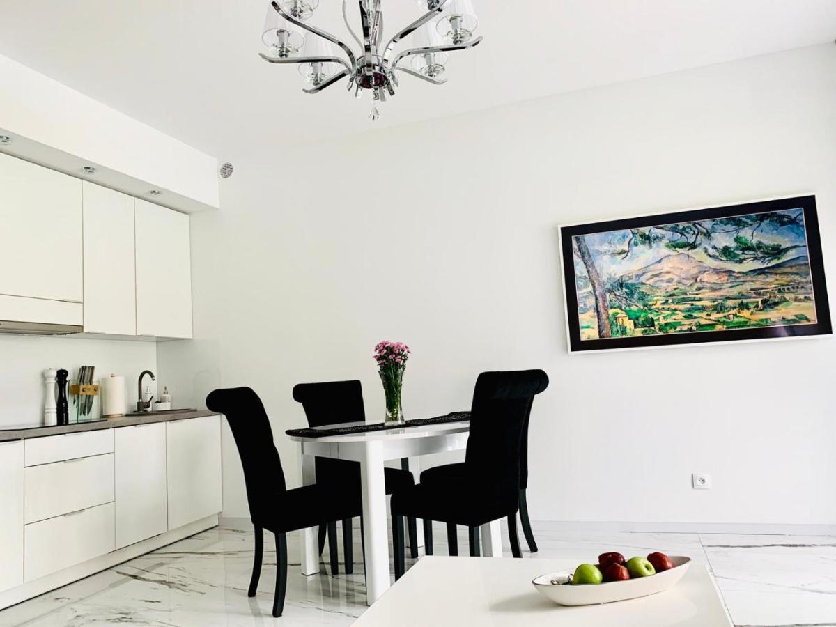 Leo Royal Apartament Pobierowo Luaran gambar