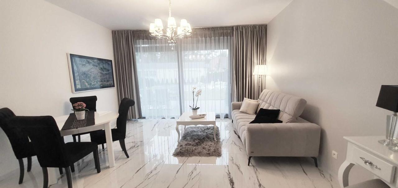 Leo Royal Apartament Pobierowo Luaran gambar